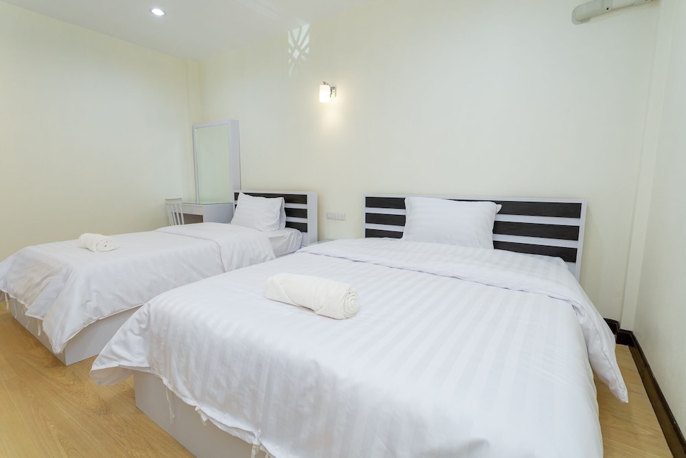 Deluxe Twin Room photo 2