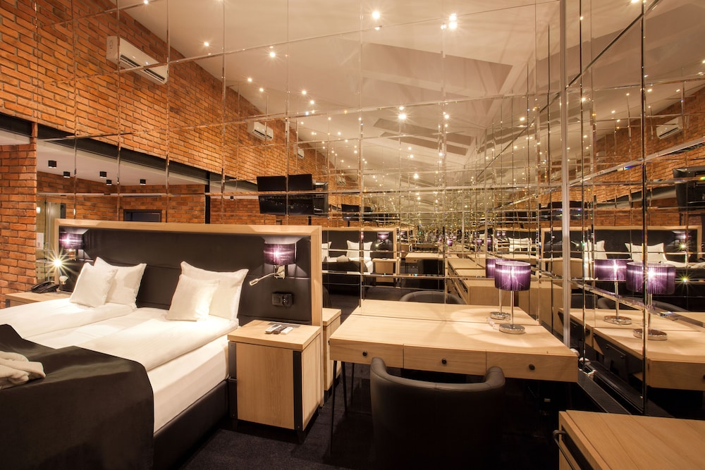 Suite, City View (Main Market Square) photo 3