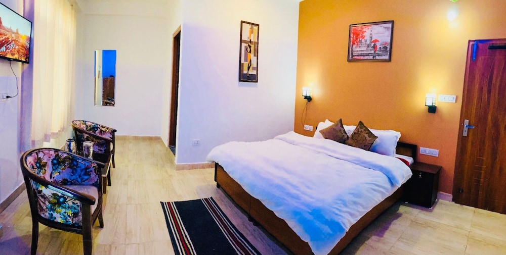 Deluxe Double Room, City View