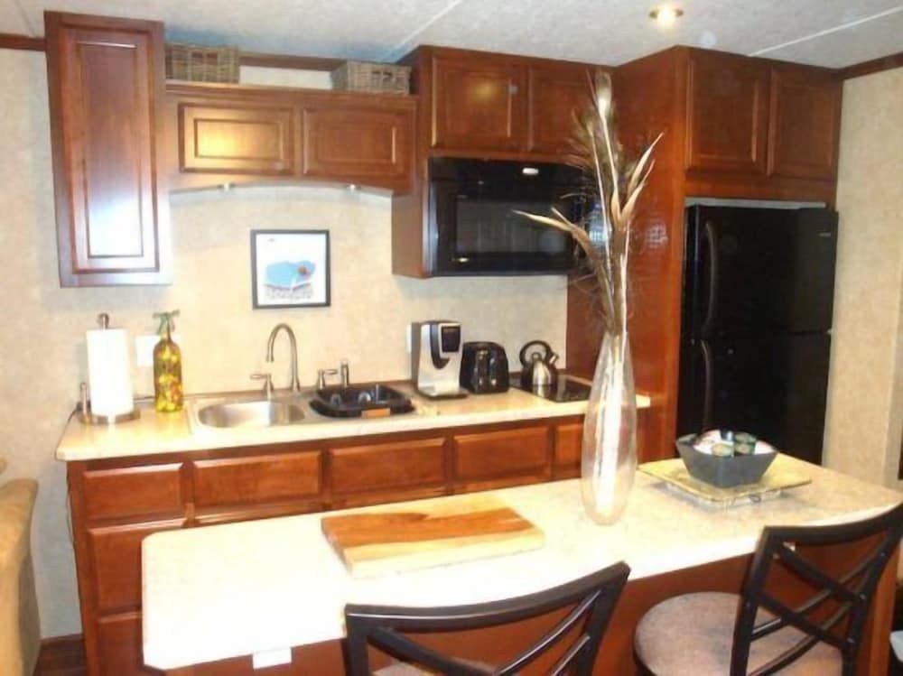 Family House, 2 Bedrooms, Kitchen, Harbor View photo 3