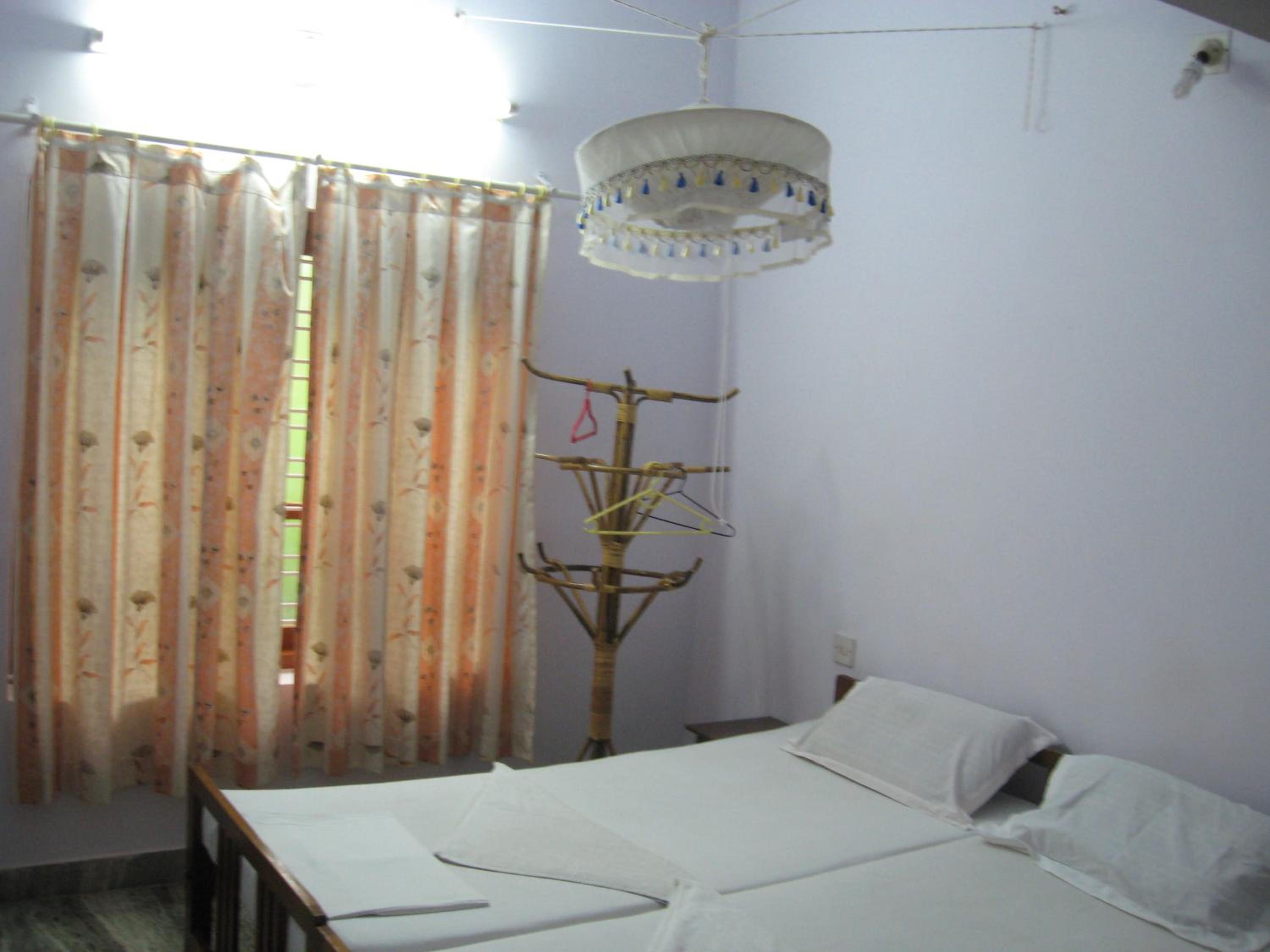 Standard Twin Room with Fan photo 1