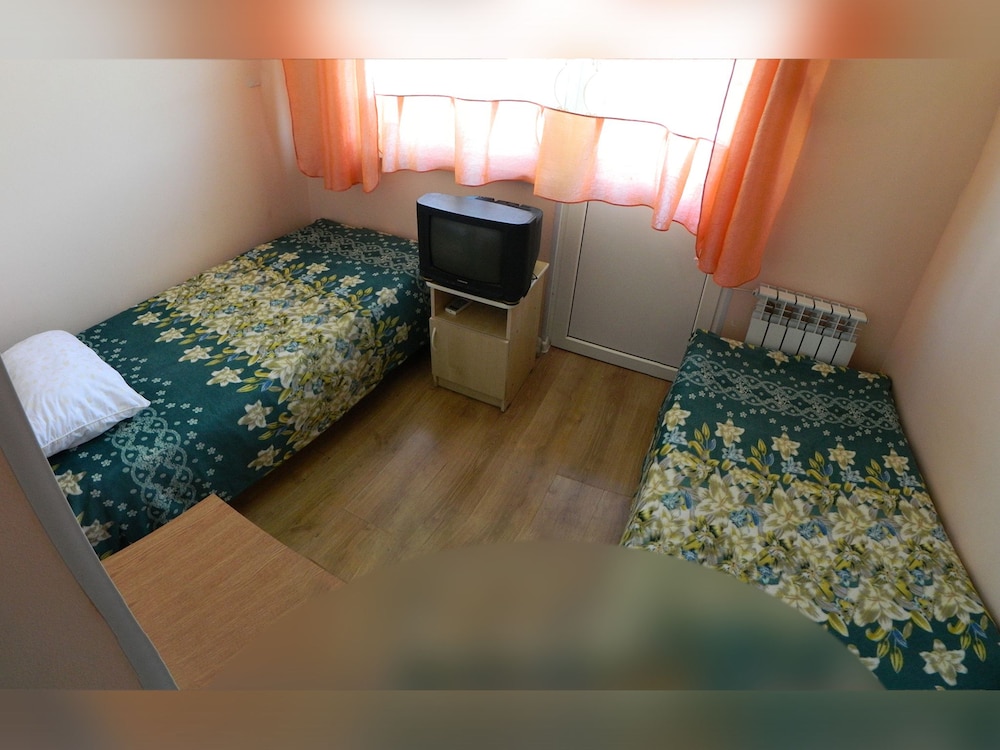 Standard Double Or Twin Room, 1 Bedroom, Balcony, Courtyard View photo 3