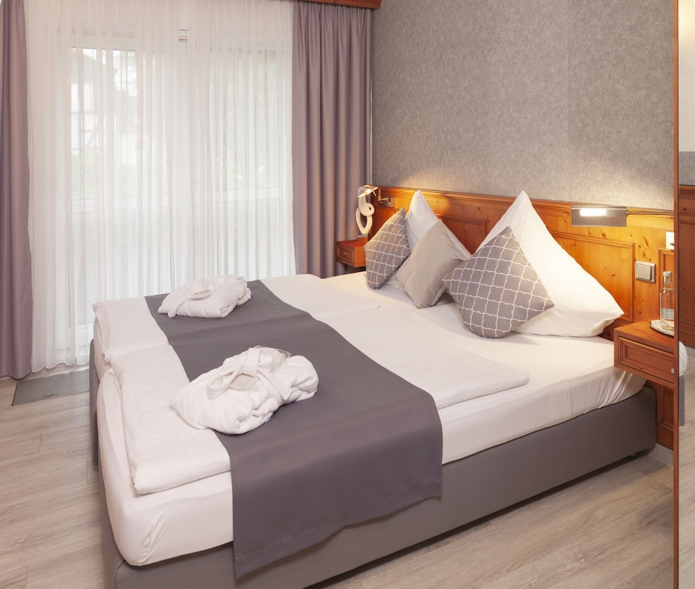 Standard Double Room, Ensuite - Photo 3