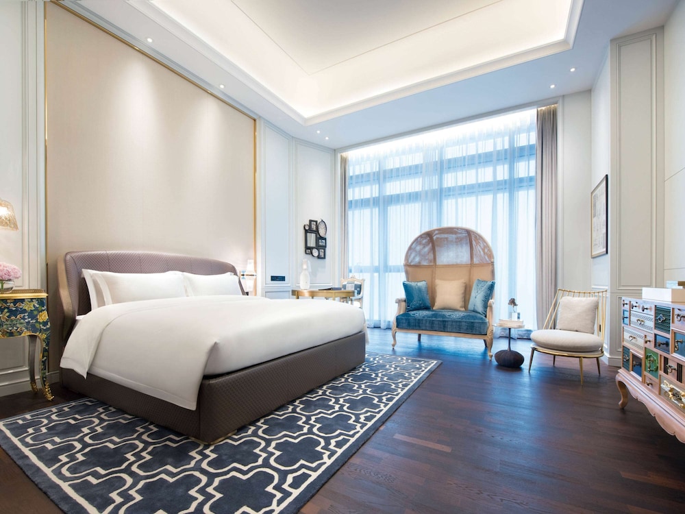 Luxury Room, 1 King Bed (Millésime Access. Neo Chinese décor) photo 2