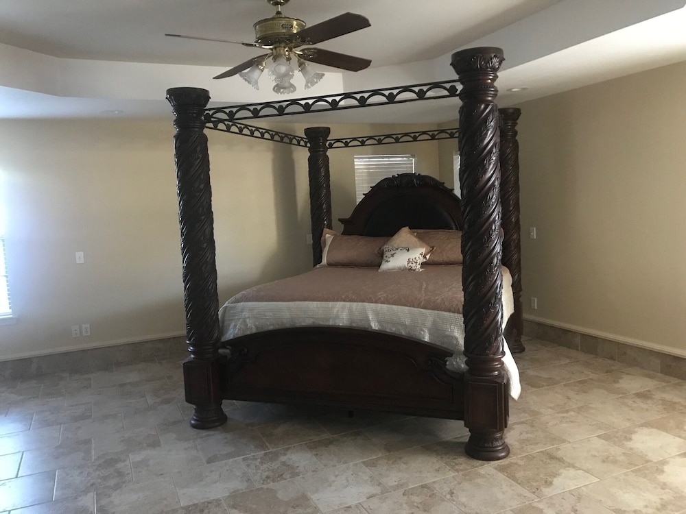 Family House photo 1