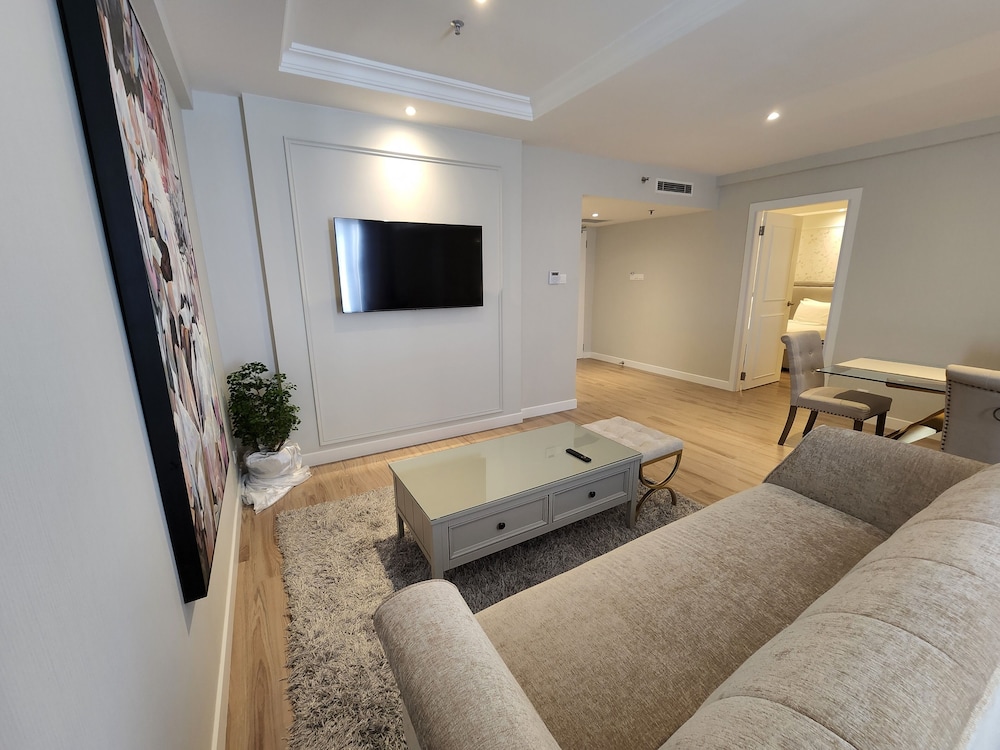 Palace Suite - Photo 6