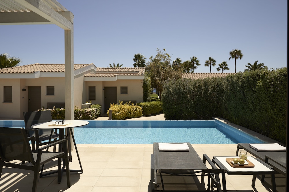 Junior Suite Swim Up Pool View (Bungalow Area) - Photo 4
