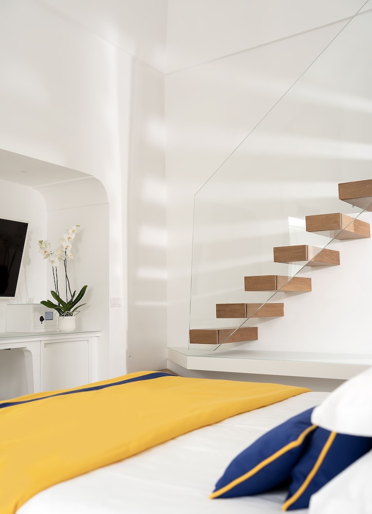 Deluxe Quadruple Room, Poolside
