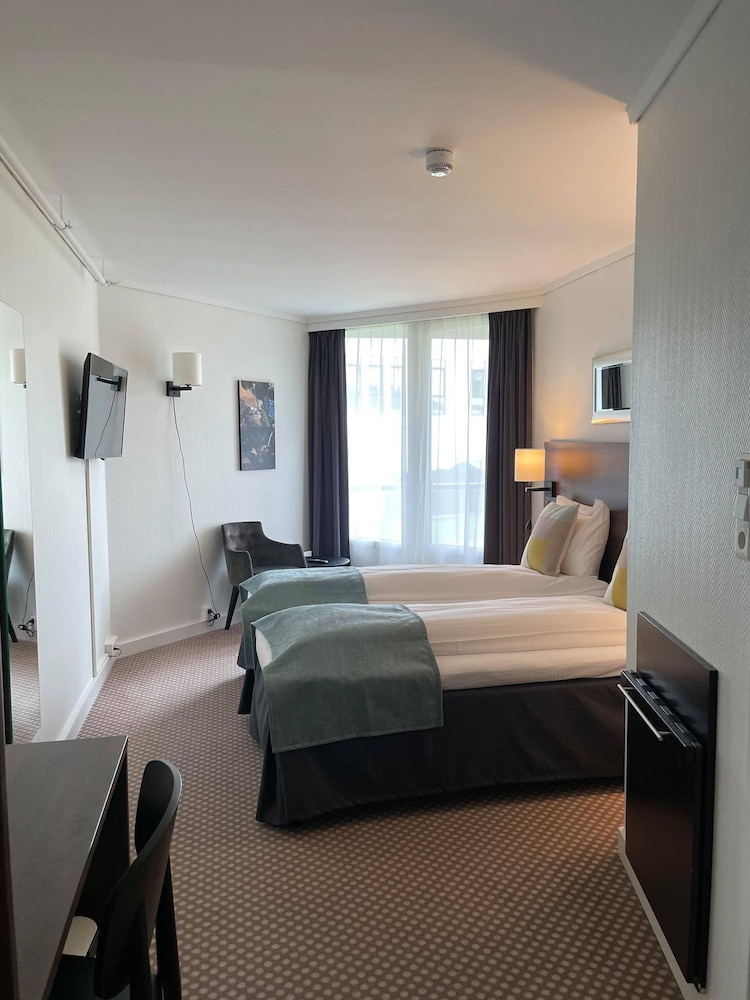 Standard Double or Twin Room - Photo 3