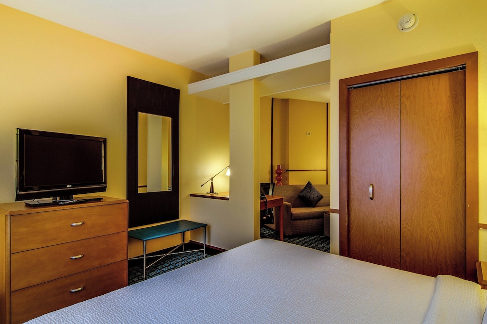 Executive Suite, 1 Bedroom (Hearing Accessible) - Photo 1