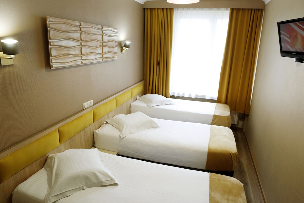 Standard Triple Room - Photo 13