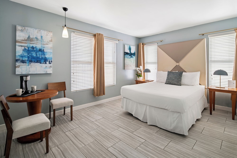 Queen Room - La Flora Building (Self Check-in)