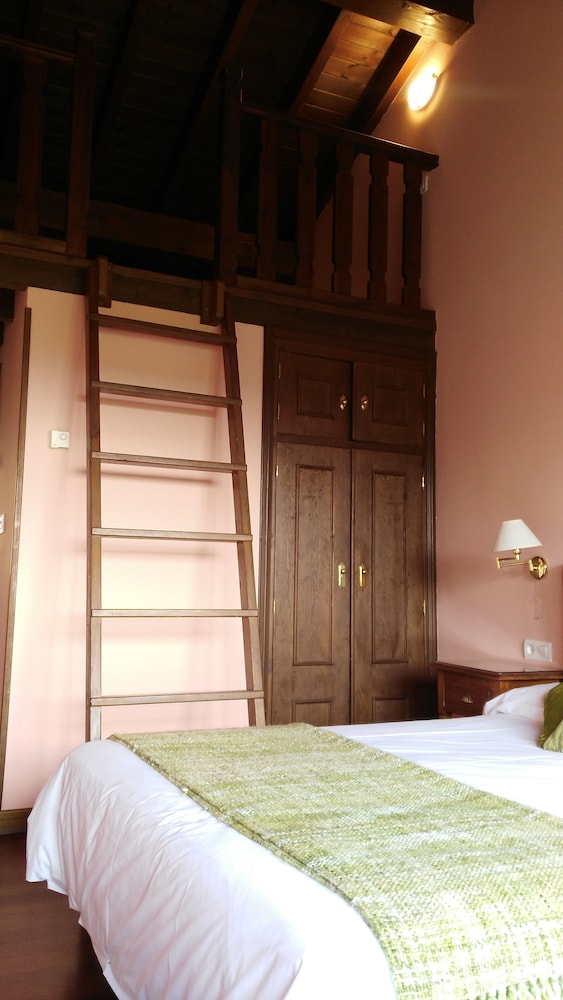 Habitación Doble Estándar o con Dos Camas Individuales.