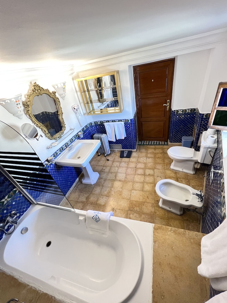 Standard Double Room, Ensuite, City View (Orientale 2) photo 2