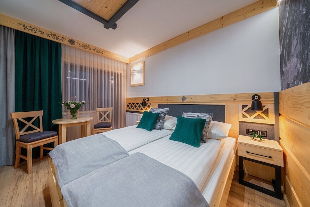 Deluxe Double or Twin Room, Balcony photo 1