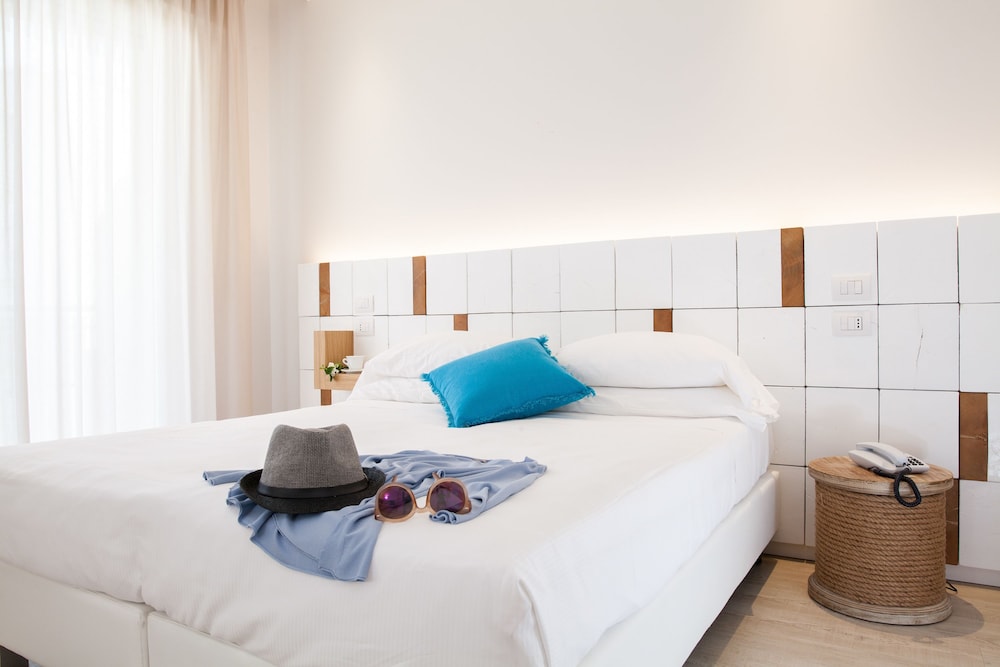 Deluxe Quadruple Room - Photo 5