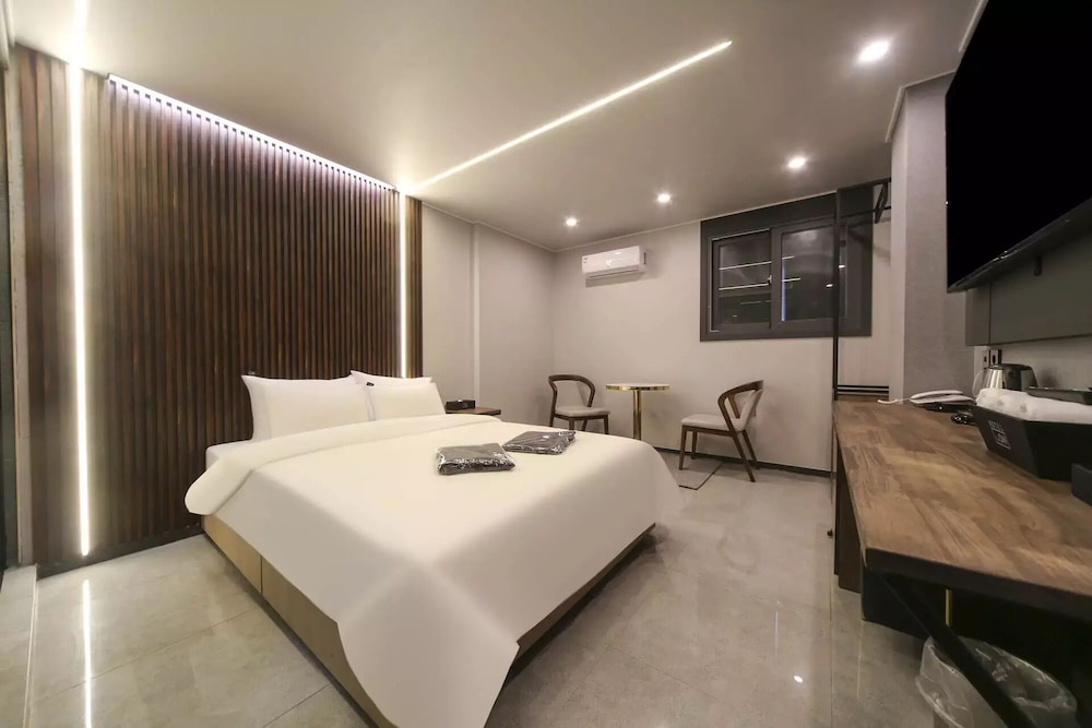 Premium Room - Photo 1