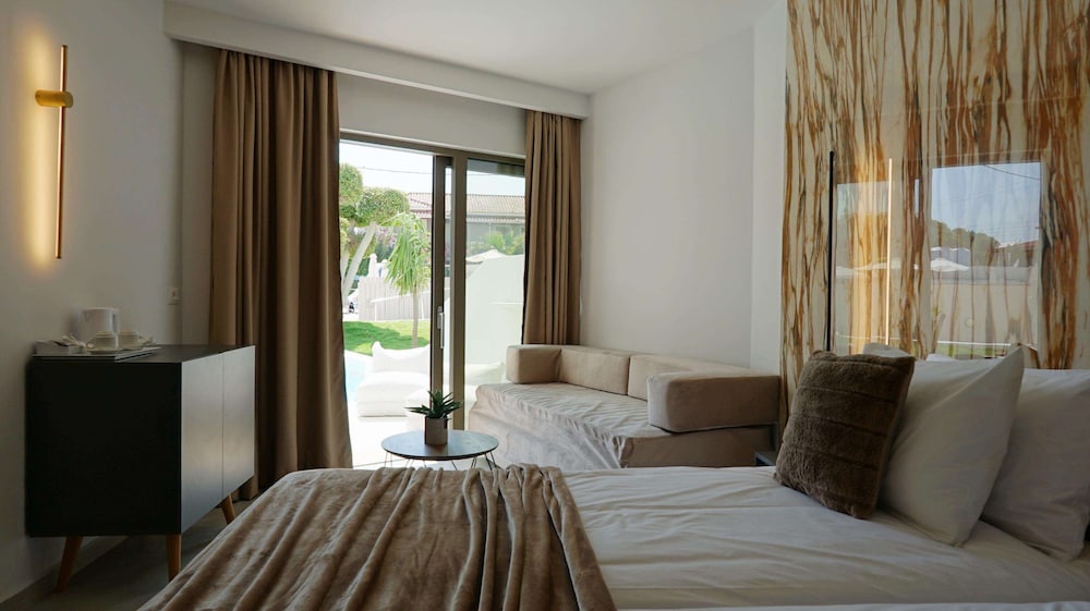 Junior Suite, Private Pool - Photo 5