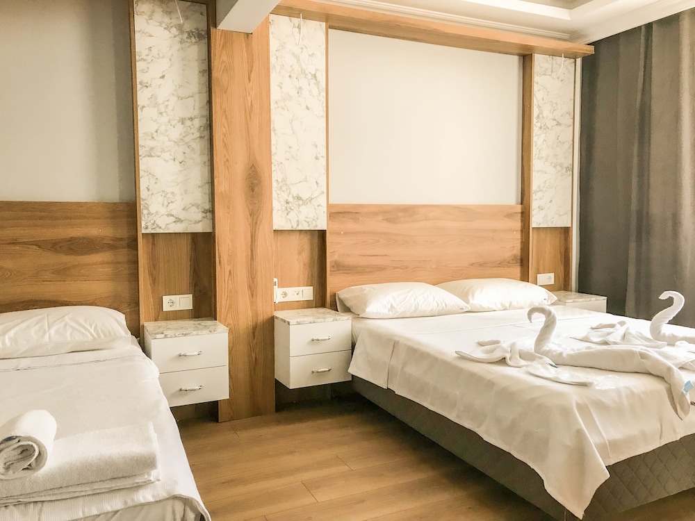 Economy Triple Room
