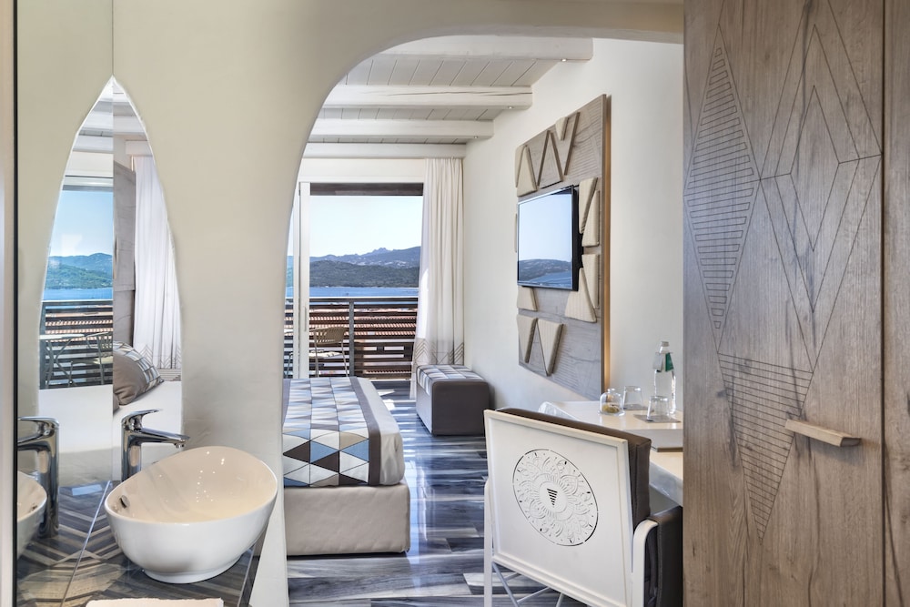 Deluxe Double Room, 1 Double Bed, Sea View photo 2