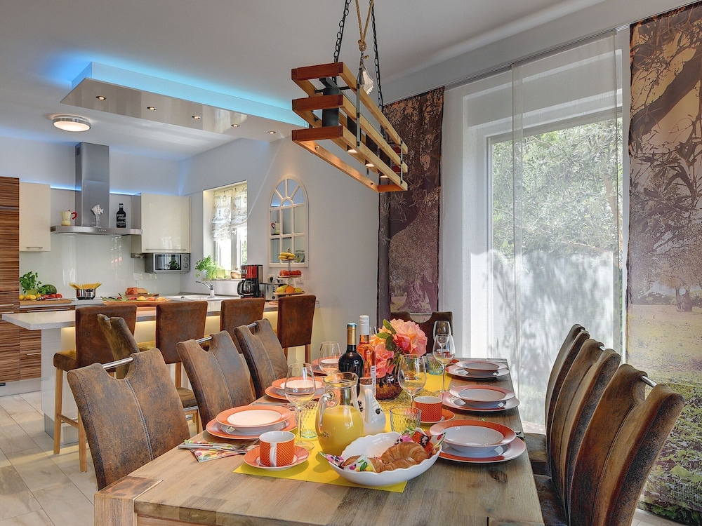 Villa photo 2