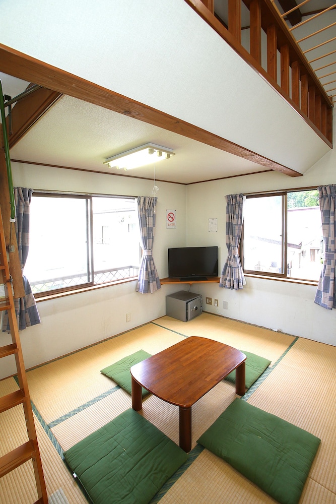 Japanese-Style Room 107 ft2 with 54 ft2 loft, Private Toilet and Shared Bath (No parking provided) photo 3