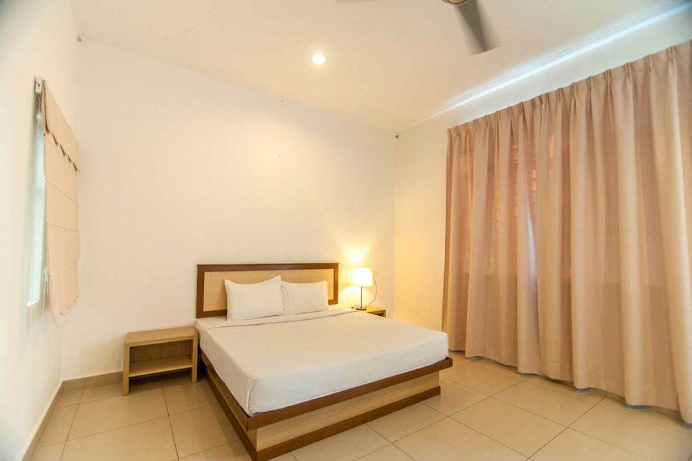 4 Bedroom, Double Storey House photo 2