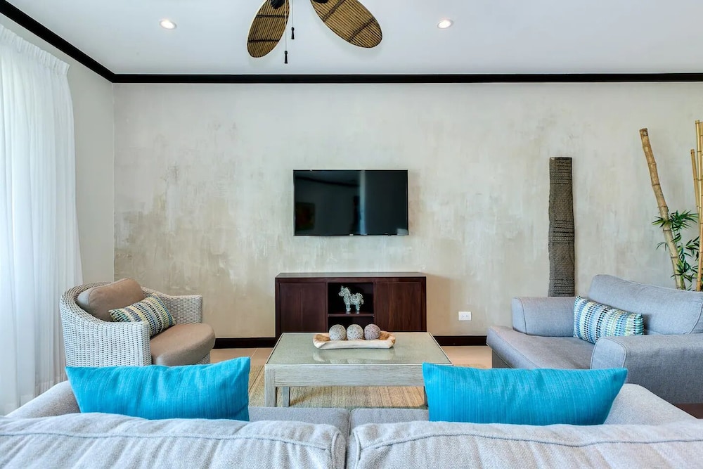 Luxury Apartment photo 3
