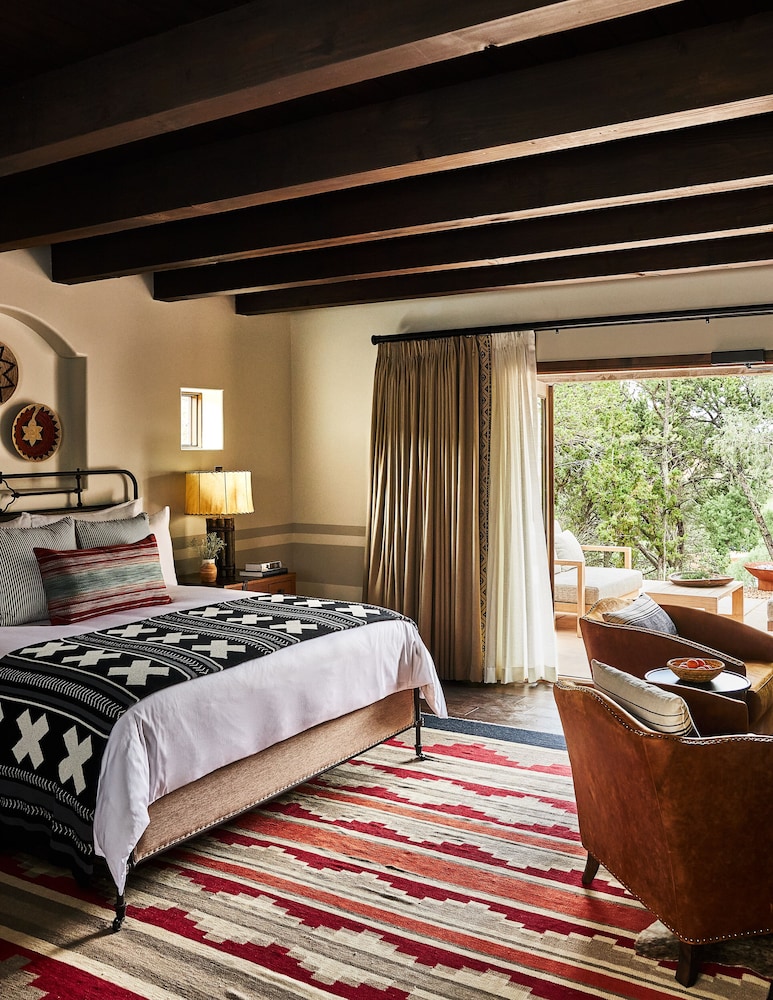 Room, 1 King Bed, Resort View - Photo 4