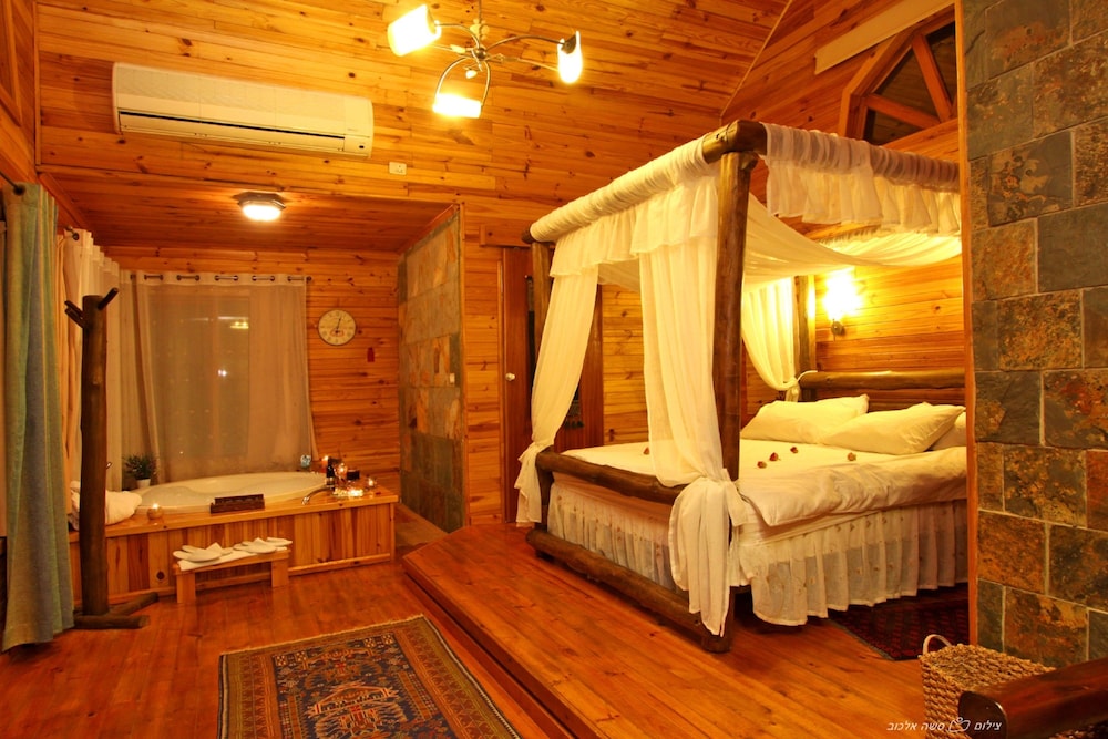 Deluxe Cabin, 1 King Bed, Private Pool