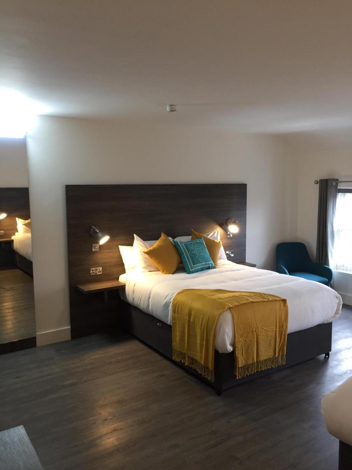 King Room with Two King Beds - Photo 6