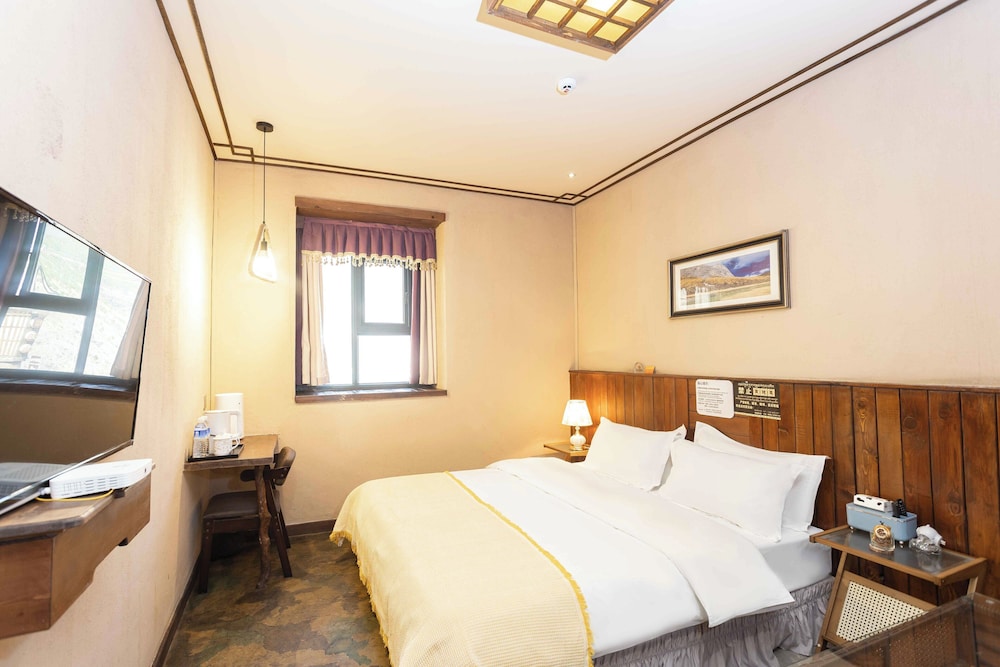 Deluxe Double Room, Hill View