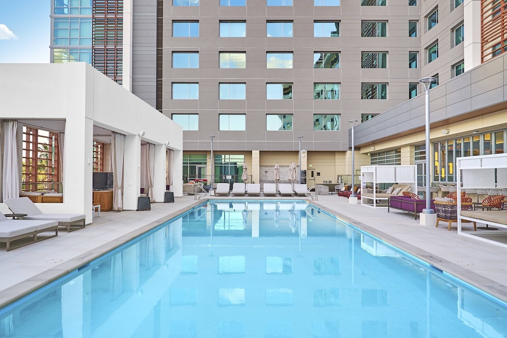 Deluxe Room, 1 King Bed, Pool View - Photo 1