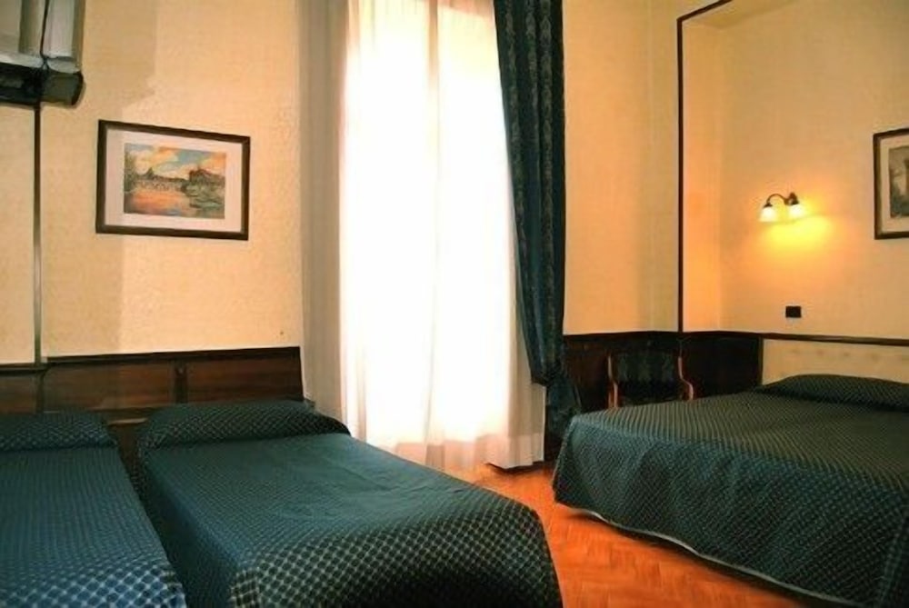 Double Room - Photo 2