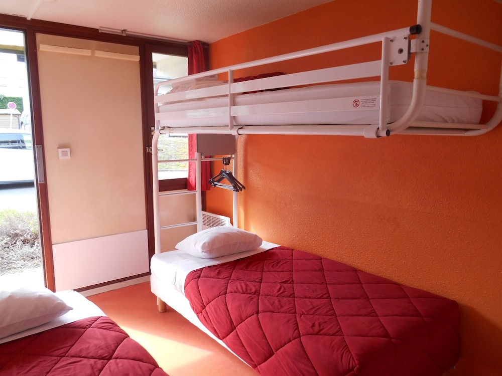 Standard Room, 3 Twin Beds - Photo 2