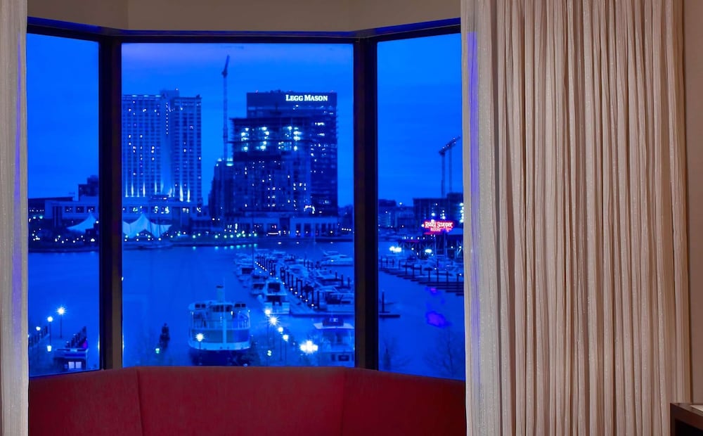 Suite, 1 King Bed, Harbor View - Photo 8