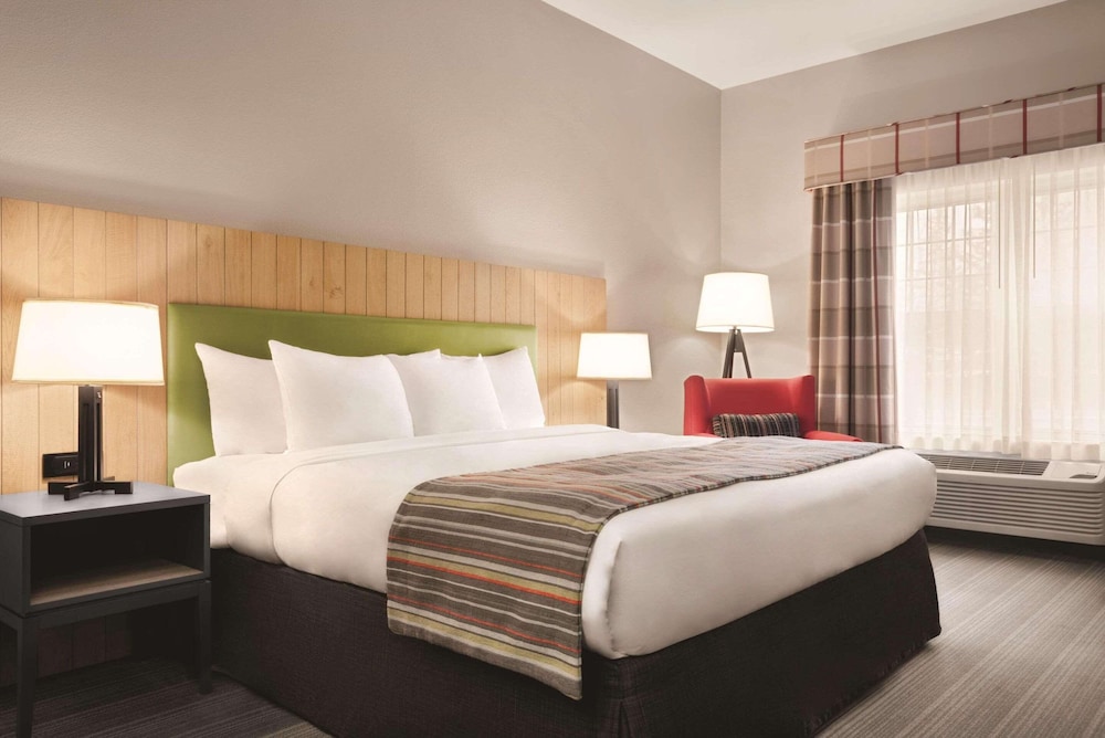 Studio Suite, 1 King Bed, Non Smoking - Photo 1