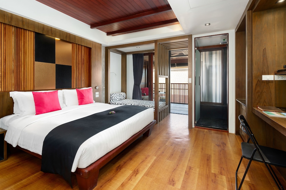 Deluxe Balcony Suite - Garden View