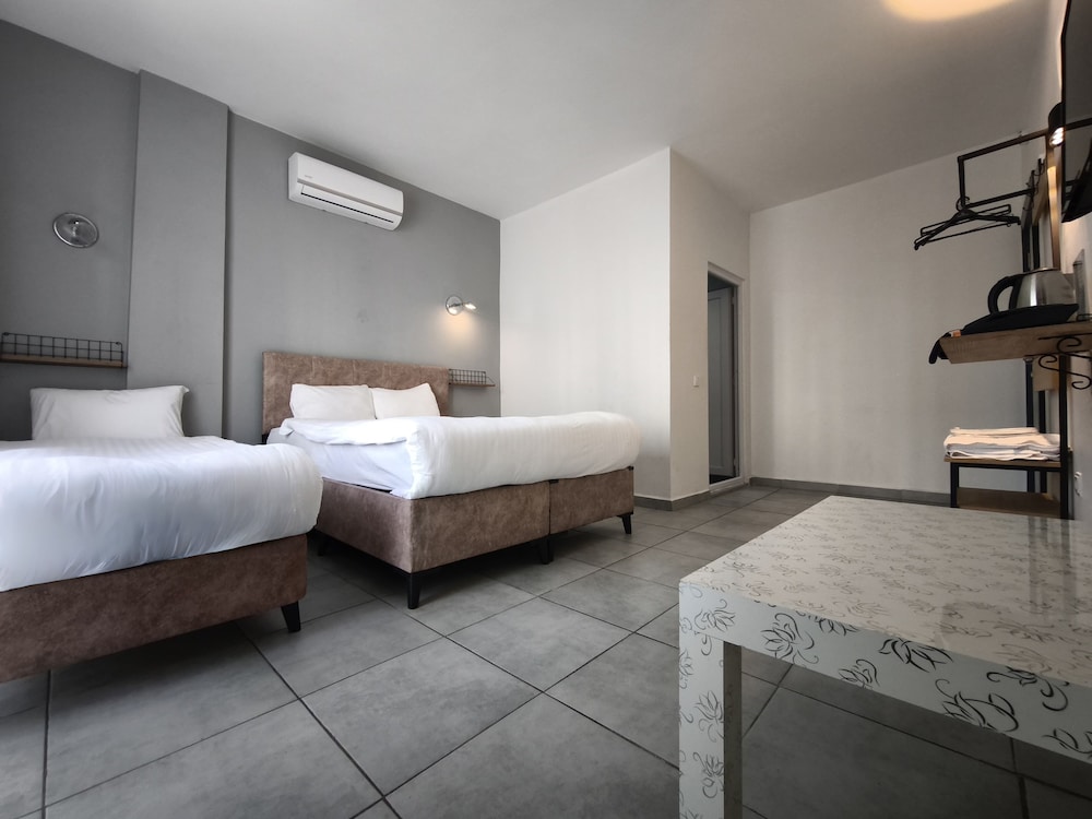 Standard Triple Room (without balcony) - Photo 3