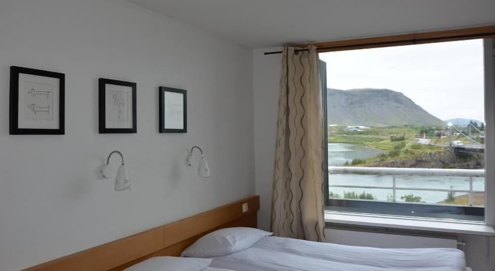 Premium King Room, River View - Photo 8