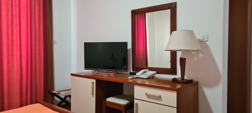 Twin Room - Photo 3