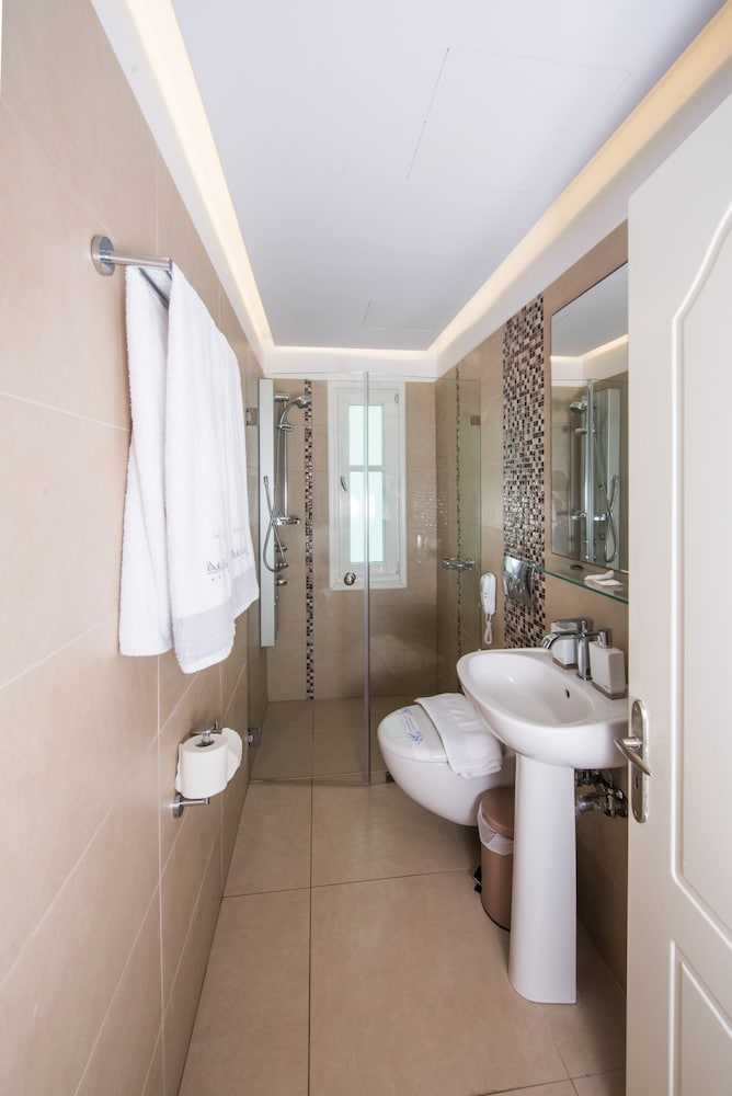 Spa Suite, Sea View - Photo 15