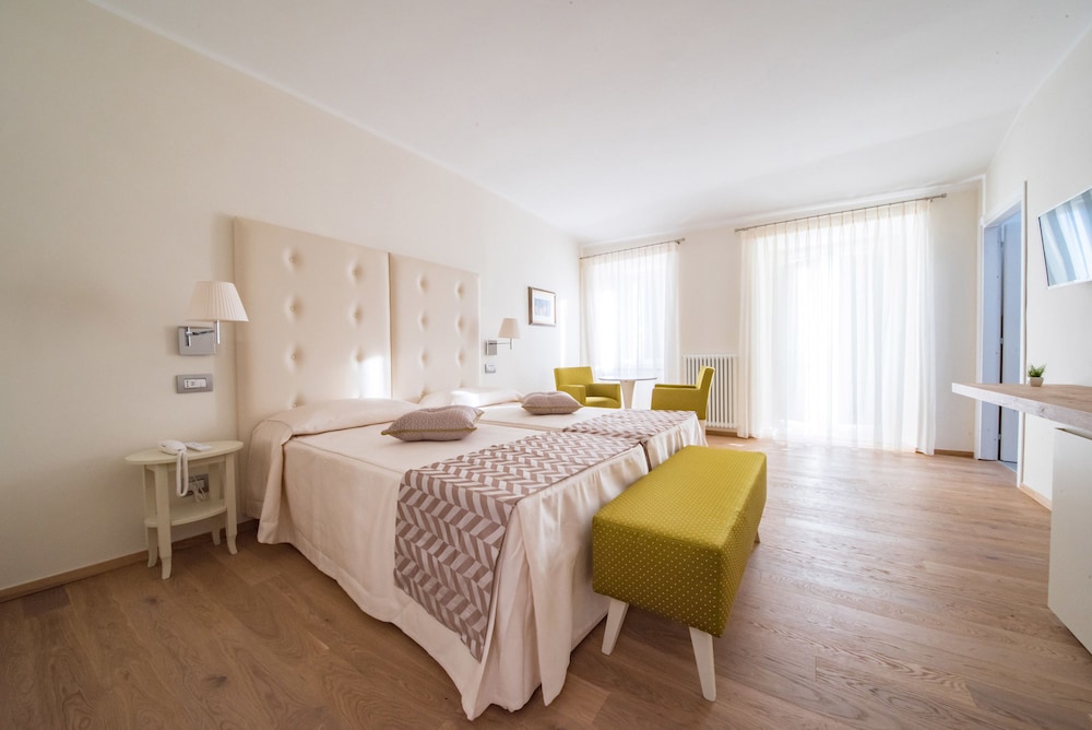 Superior Double or Twin Room photo 1