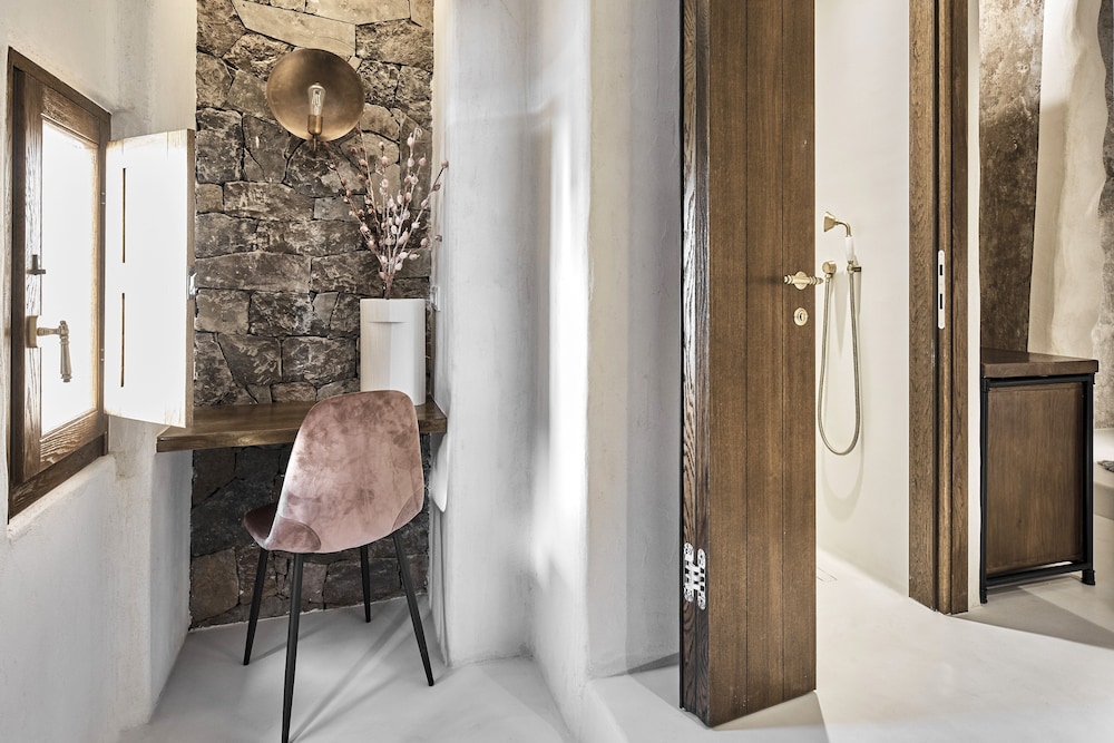 Premier Suite - Photo 8