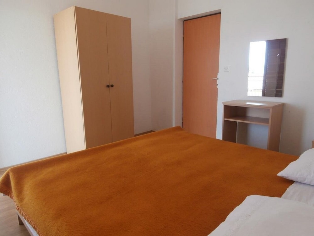 Apartment (Sunny  - sea side terrace & parking -) photo 2