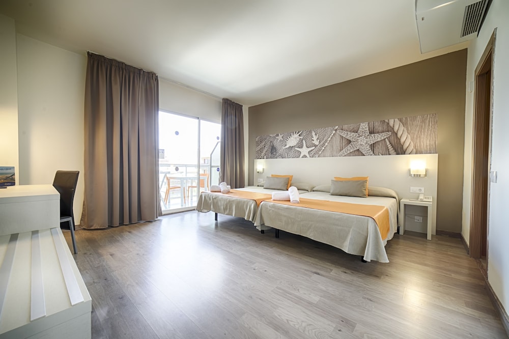 Triple Room (3 ADULTS) - Photo 1