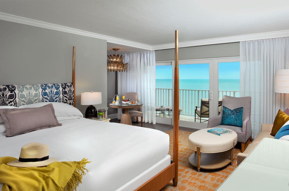 Premium Room, 1 King Bed, Beachfront (Gulf Tower) - Photo 1
