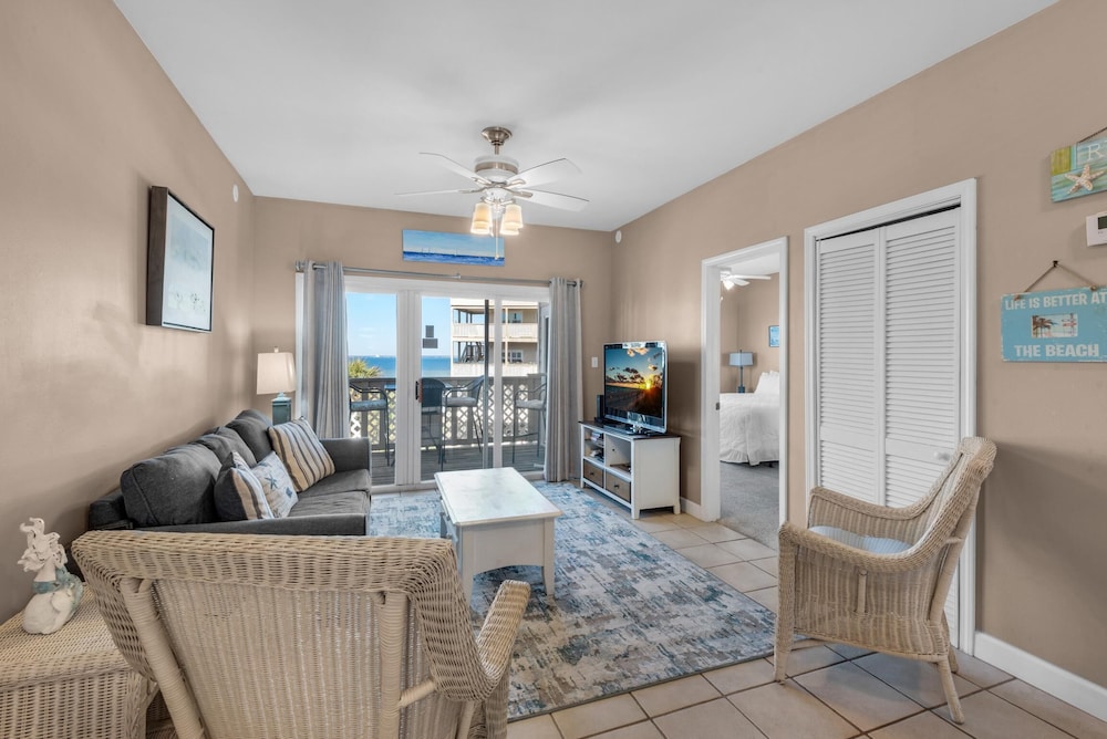 Condo, Multiple Beds (Baywatch F8) photo 2