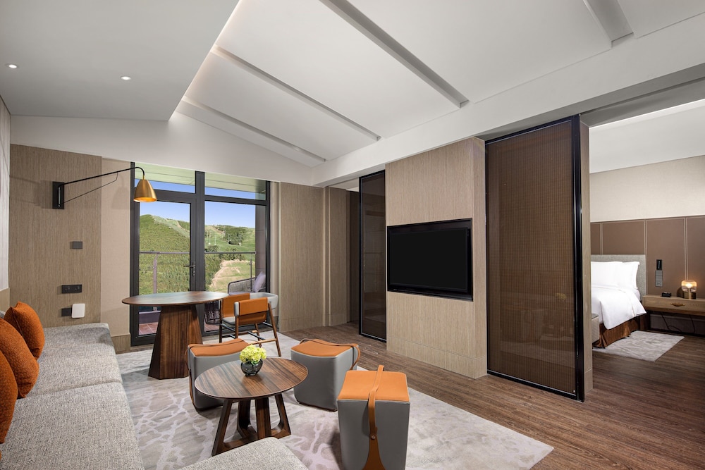 Room, 1 Bedroom (Dining Area)