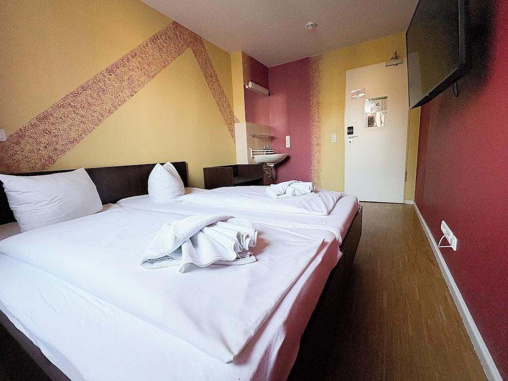Double or Twin Room, Shared Bathroom photo 1